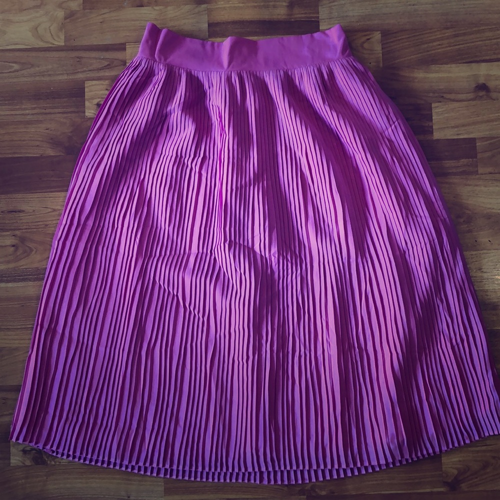 Pink crepe skirt
